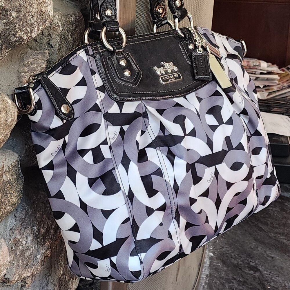 COACH H0968-14321 Madison Claire Op-Art Sateen Chain Link 2-Way Hobo Pur… - Picture 9 of 16